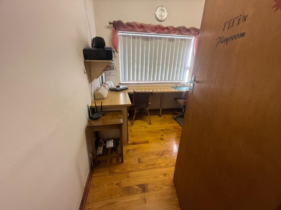 3 Bedroom Property for Sale in Heuwelkruin Eastern Cape